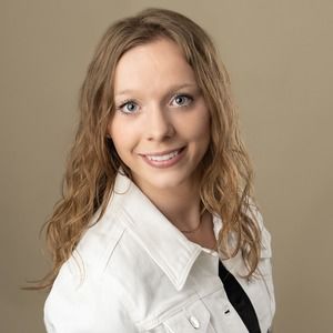 Meet your Posher, Veronica